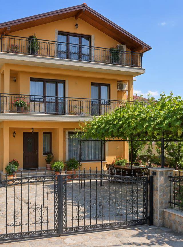 House with a yard in Bitola